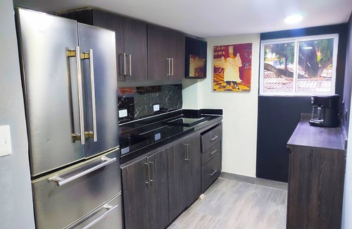 Zona Rosa Apartamento | $ PROMO $ Big Rooftop Apt 10 BDRM w/Pool @Poblado