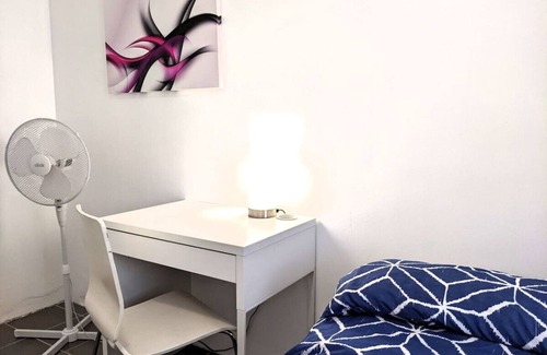 Oak Park Casa | *PROMO!* Next to Train Station!