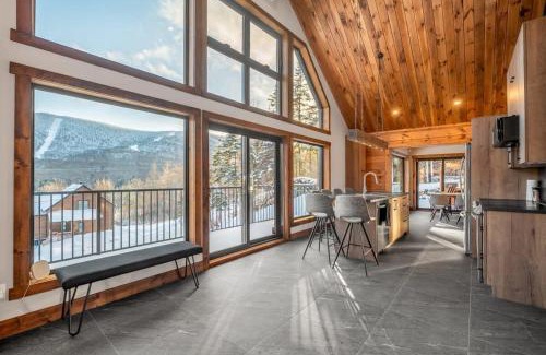 Saint-Philemon Casa | Promontoire-29 Mountain chalet with a hot tub