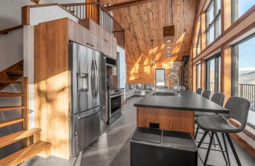 Saint-Philemon Casa | Promontoire-29 Mountain chalet with a hot tub