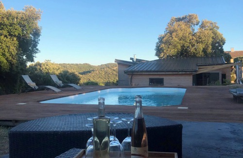 Lirac Casa | Promotion Dernière Minute! Maison en Bois Avec Piscine en Campagne