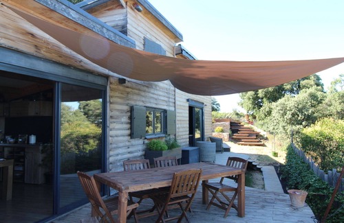Lirac Casa | Promotion Dernière Minute! Maison en Bois Avec Piscine en Campagne