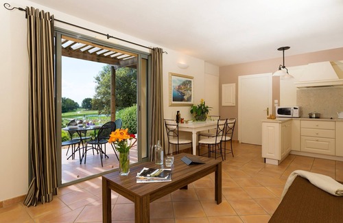 Saumane-de-Vaucluse Condominio | Promotion jusqu'à 45% | Appart 7p proche du Golf !