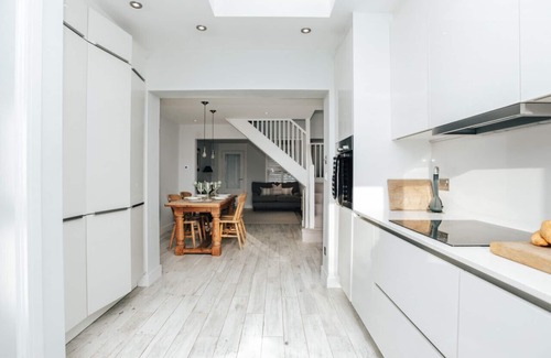 Wargrave Casa | Propeller House - From 165 Per Night
