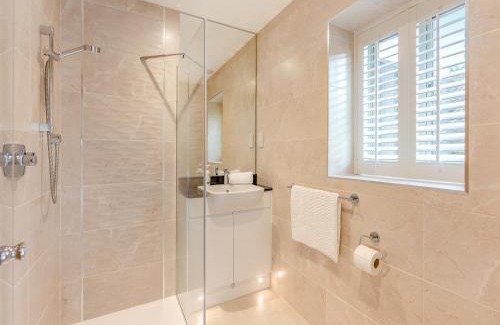 Ventnor Casa | Property 4 - Uk44924