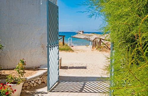 Chiesiola Complejo | Propiedad en un complejo turístico 'Baia Falcone-Bilocale 405' con vistas al mar y aire acondicionado