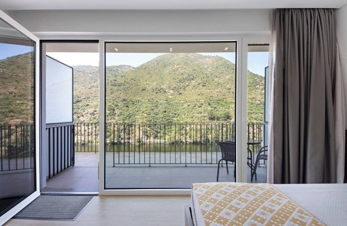 Armamar Complejo | Propiedad en un pueblo de vacaciones 'Quinta Da Pedra Caldeira B' con vistas a la montaña