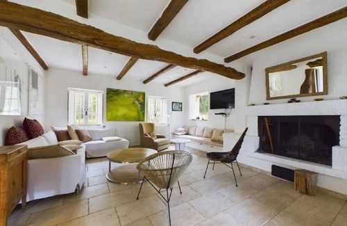 Le Rouret Villa | Property with authentic charm