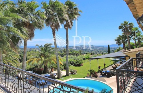 Pointe Croisette Villa | Propriété Exceptionnelle à la vue Incroyable au Pied du Vieux Village