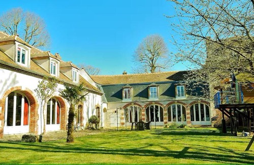 Bailleau-l'Eveque Casa | Propriété historique, vue château, calme et jacuzzi