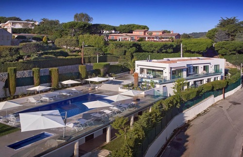 Pointe Croisette Villa | Propriété Moderne - 7 Suites - Vue mer