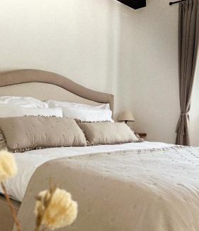 Kras Apartamento | Prosciutto Kingdom - Kraljestvo pršuta by Pršutarna Ščuka
