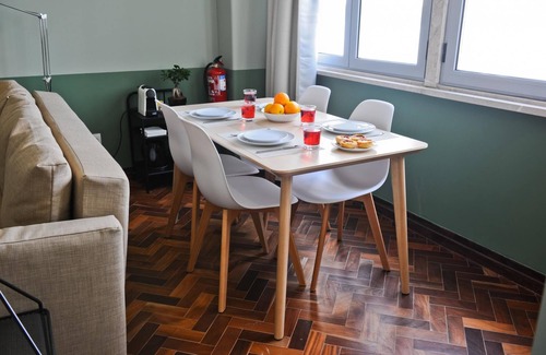 Santo Antonio Apartamento | Prosecco Lifestyle in Lisbon by Misha s Place 4B