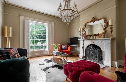 Betley Casa | Prospect House - Luxury Georgian Stay with Hot Tub
