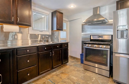 Kingsville Cabaña | Prospect Place · Cozy Cottage in Kingsville · Walkable to everything