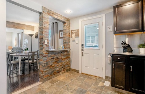 Kingsville Cabaña | Prospect Place · Cozy Cottage in Kingsville · Walkable to everything