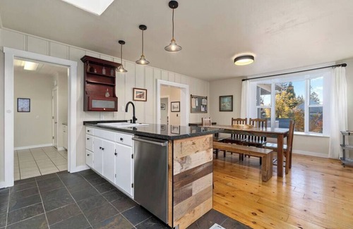 Grass Valley Casa | Prospector's Cottage