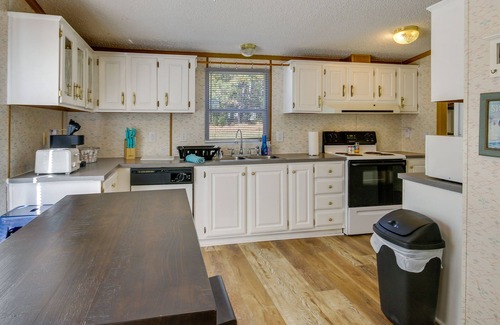 Hollands Landing Casa | Prosperity Vacation Rental ~ 1 Mi to Lake Murray!