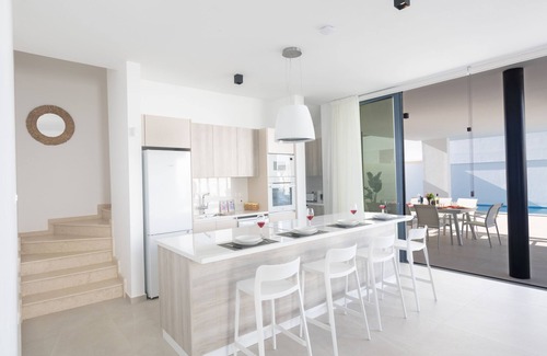 Protaras Cabaña | Protaras Aqua Pearl Villa AQ16 - a villa that sleeps 9 guests in 4 bedrooms