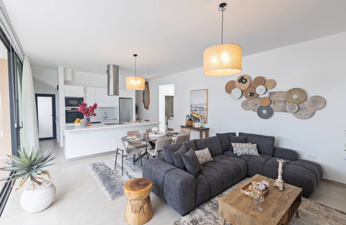 Pernera Cabaña | Protaras Aqua Pearl Villa AQ01 - a villa that sleeps 9 guests in 4 bedrooms