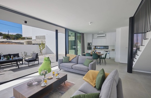 Protaras Cabaña | Protaras Elite Pearl Villa EP3C - a villa that sleeps 6 guests in 3 bedrooms