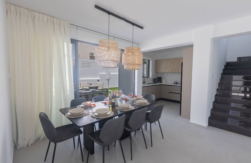 Pernera Cabaña | Protaras Semeli Villa SE8 - sleeps 8 guests in 4 bedrooms