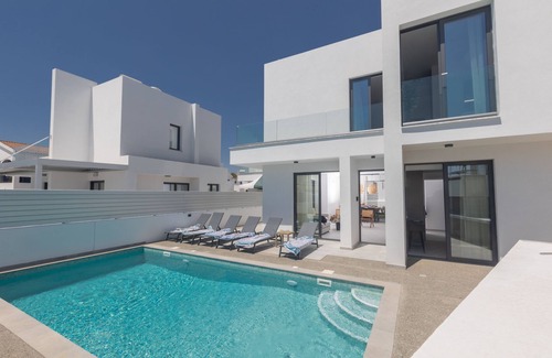 Pernera Cabaña | Protaras Semeli Villa SE8 - sleeps 8 guests in 4 bedrooms