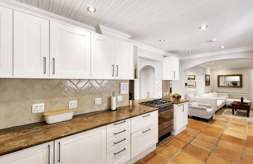 Constantia Casa | Protea - Pinoak Self-catering Cottages