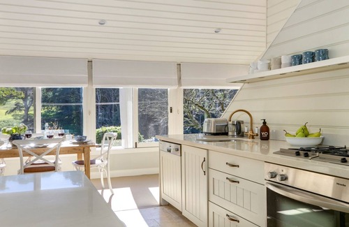 Wildes Meadow Casa | Protestant Hall – Stay 3, Pay 2!