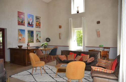 Saint-Gervais-sur-Roubion Casa | Provençal Farmhouse With Shared Pool In The Drôme