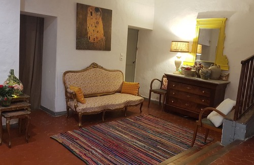 Villeneuve Casa | Casa de campo provenzal en medio de campos de manzanas