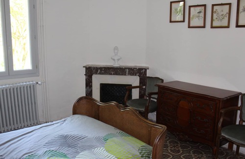 Villeneuve Casa | Casa de campo provenzal en medio de campos de manzanas