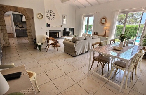 La Bouverie Villa | Villa provenzal con piscina climatizada en un bello entorno, cerca de las playas.