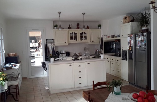Lagnes Casa | Casa de campo provenzal con piscina y terrenos arbolados