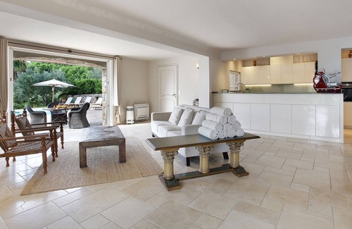 Fayence Villa | Villa provenzal en el entorno natural único con vistas impresionantes