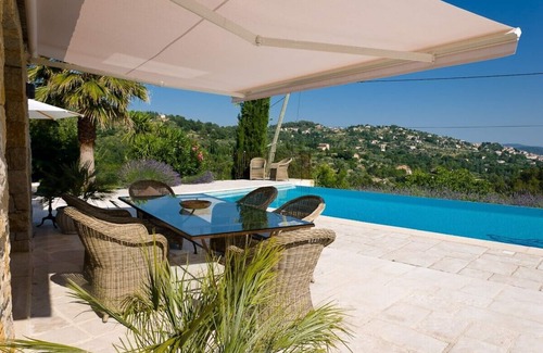 Fayence Villa | Villa provenzal en el entorno natural único con vistas impresionantes