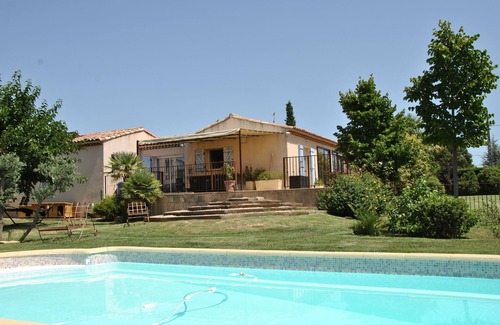 Pourrieres Villa | villa provenzal con piscina a los pies de la santa victoria
