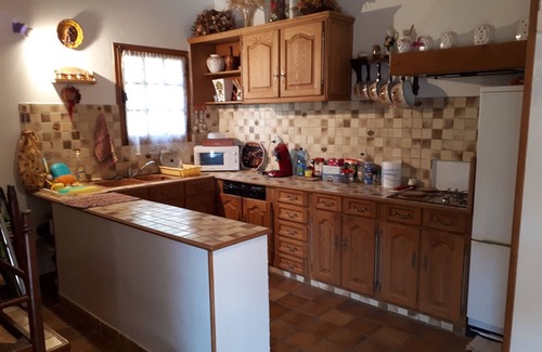 Riez Casa | Villa provenzal con jardín y aparcamiento para 4 personas cerca del centro de Riez