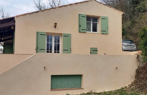 Riez Casa | Villa provenzal con jardín y aparcamiento para 4 personas cerca del centro de Riez