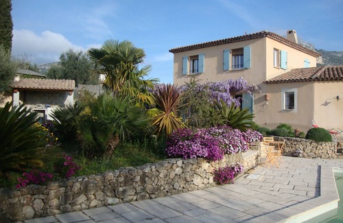 La Gaude Villa | Casa provenzal con piscina en las alturas de Niza con vistas panorámicas