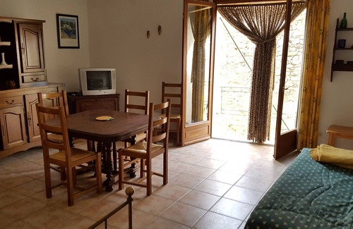 Flassan Cama Y Desayuno | Provenza, al pie del Mont Ventoux, en una aldea rodeada de viñedos