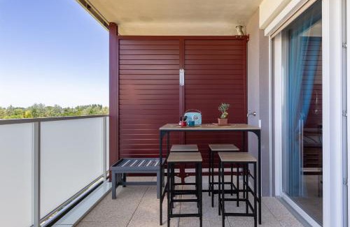Monteux Apartamento | Provence, Studio climatisé, vue lac Spirou 400 metres, Avignon 15 mn