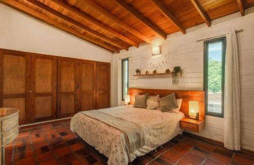 La Florida Villa | Provenza Garden House-Villa-4BR
