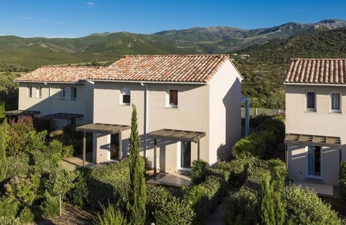 Lozari Casa | Prox ILE ROUSSE Small 2bedroom villa 4/6pers in Residence-Club at Lozari Beach