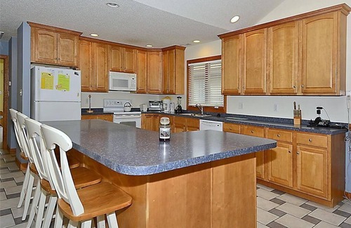 Sussex County Casa | Proximity to the Beach | Spacious 6BR | Deck
