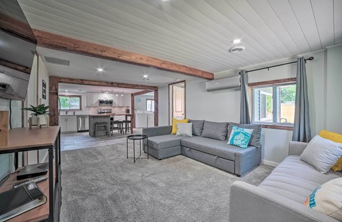 Prudenville Cabaña | Prudenville Retreat w/ Yard ~ 1 Mi to Lake!