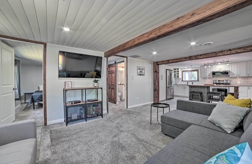Prudenville Cabaña | Prudenville Retreat w/ Yard ~ 1 Mi to Lake!