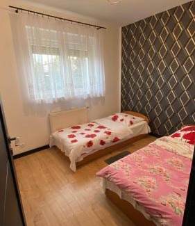 Rzeszow Apartamento | Prywatny Dom #BESKIDZKA FV Parking