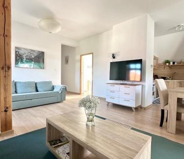 Bielawa Apartamento | Przestronny apartament nr 7 z widokiem na góry Sowie