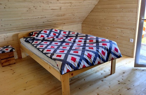 gmina Dobra Cabaña | Przytulny drewniany Domek na Przełęczy z widokiem na Beskid Wyspowy.